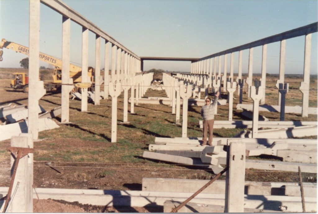 Reynaldo Roth, junto al primer complejo aéreo